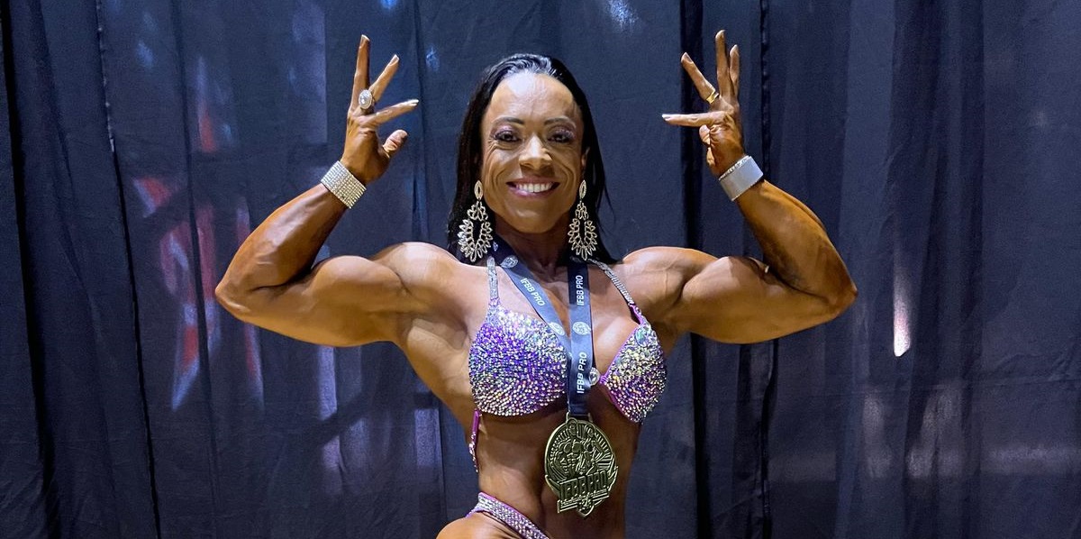 Sandumonense Ester Ferreira conquista bicampeonato mundial profissional de fisiculturismo